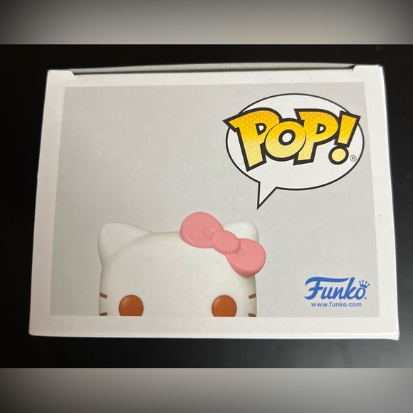 Sanrio Limited Edition Hot Topic Hello Kitty Funko - Picture 2 of 4